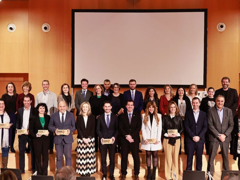 Las doce empresas premiadas, que pertenecen a once cadenas de valor de la industria navarra.